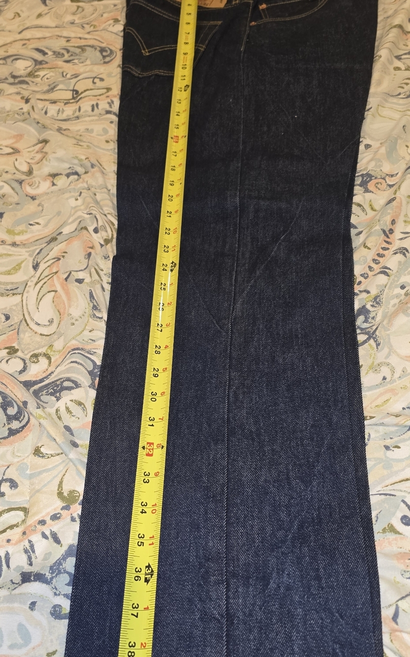 Levi's - Picture 3 of 8
